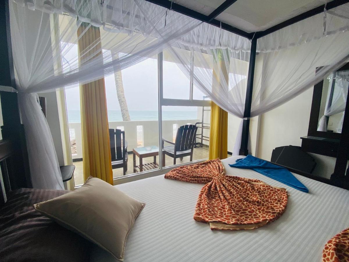 Copacabana Beach Hotel Хиккадува Экстерьер фото