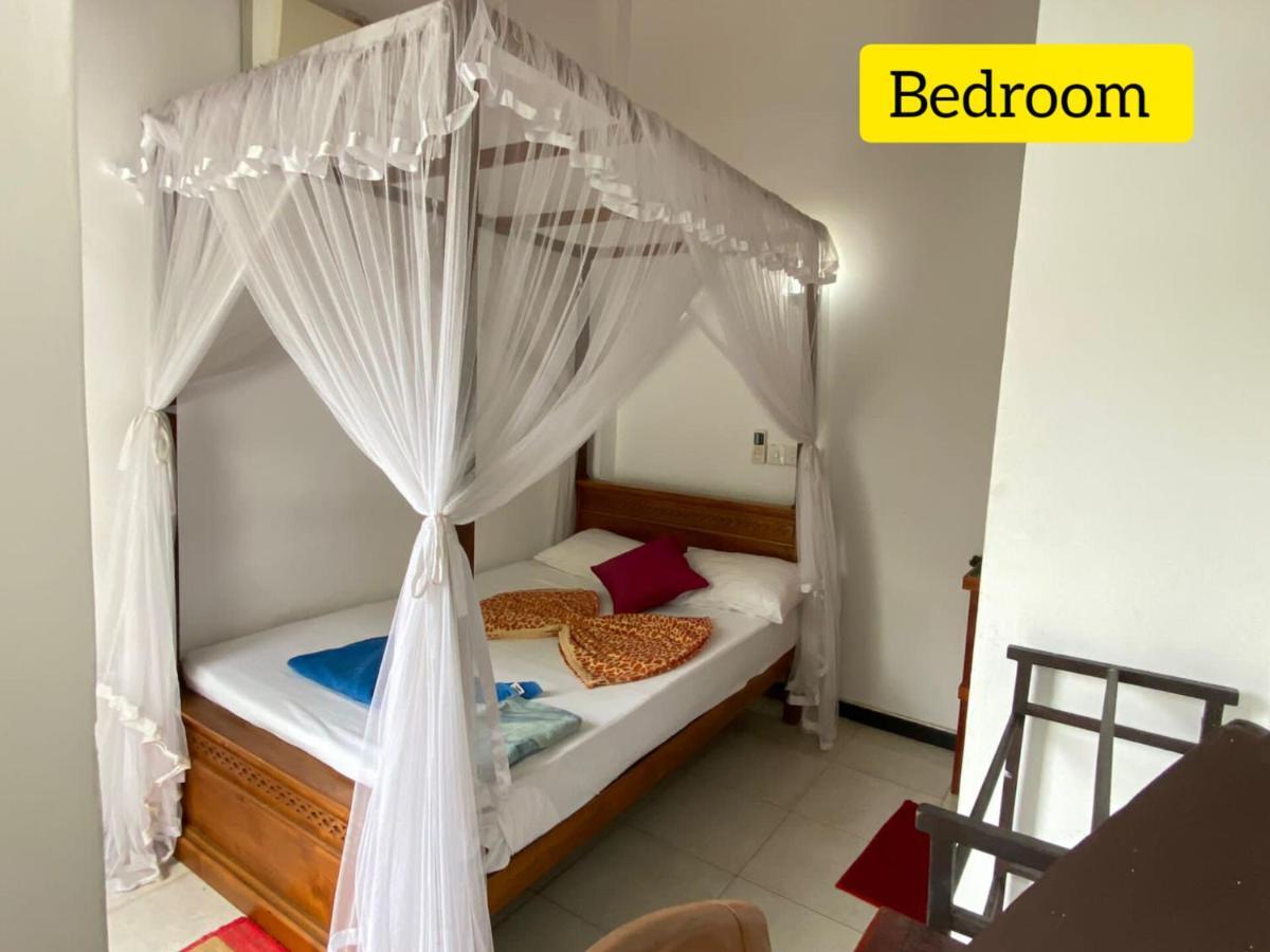 Copacabana Beach Hotel Хиккадува Экстерьер фото