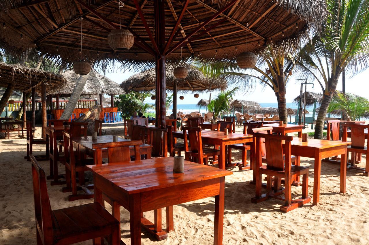 Copacabana Beach Hotel Хиккадува Экстерьер фото